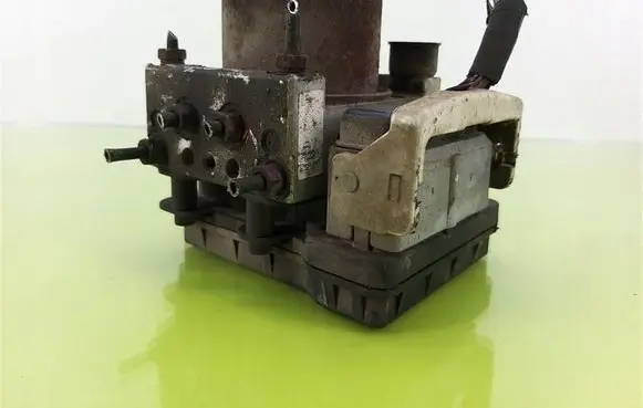 Mitsubishi Lancer VIII ABS Pump MN116261
