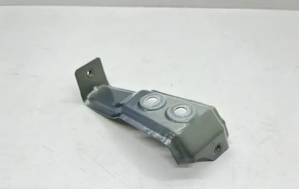 BMW X5 G05 Fender mounting bracket 7418218 741821807
