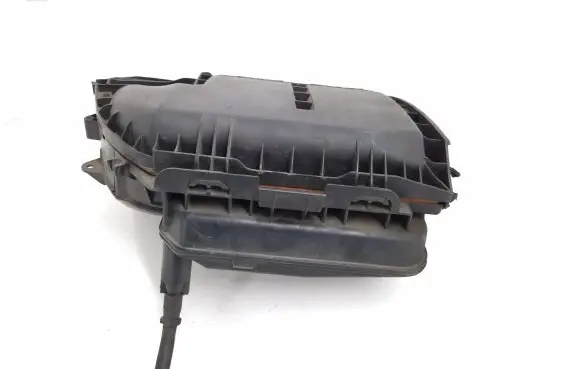 Peugeot 5008 Air filter box 9673061080 1039257