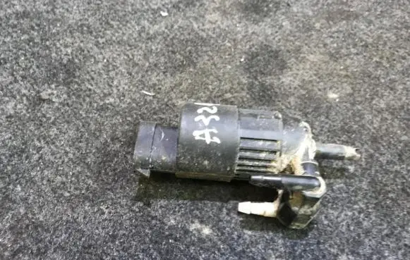 Renault Laguna I Windscreen/windshield washer pump