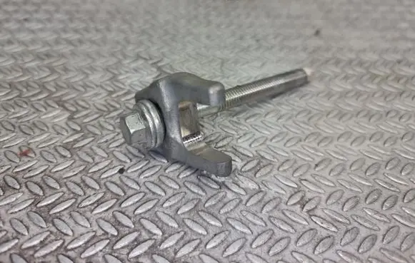 Opel Movano B Fuel Injector clamp holder 166507700R