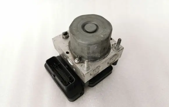 Mercedes-Benz A W176 ABS Pump A0004310500