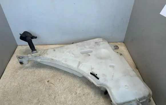 BMW 3 F30 F35 F31 Windshield washer fluid reservoir/tank 235576