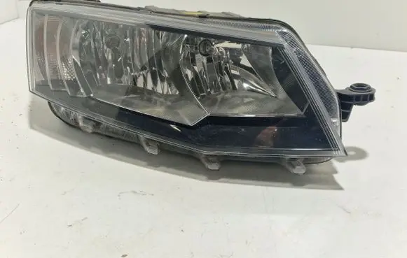 Skoda Octavia Mk3 (5E) Headlight/headlamp 5E2941016 030127260200