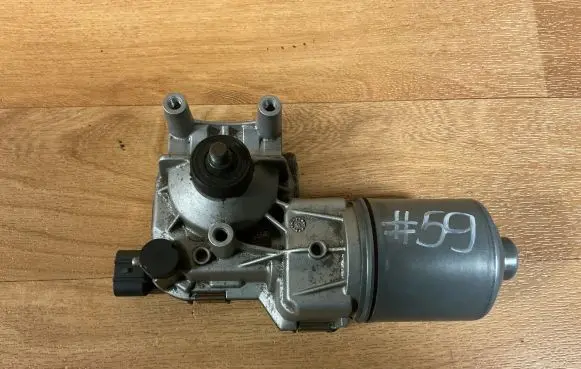 Opel Meriva B Wiper motor 0390243009
