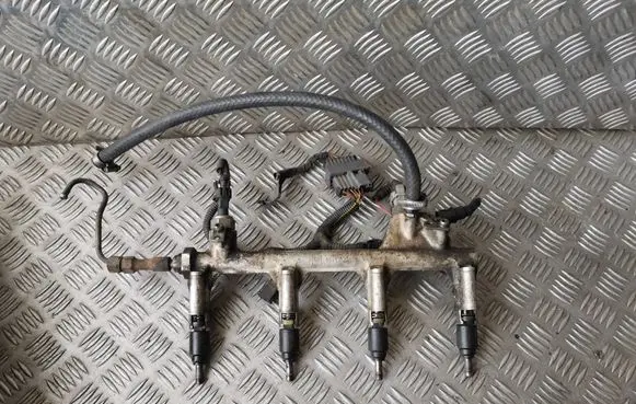 Opel Vectra C Fuel injectors set 24404015 55351030 24404012