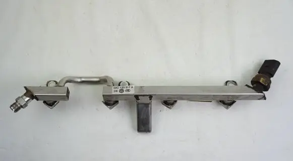 Volkswagen PASSAT B6 Fuel main line pipe 03C133317A