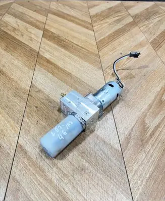 Opel Insignia A Tailgate hydraulic pump motor B800060210C 353412