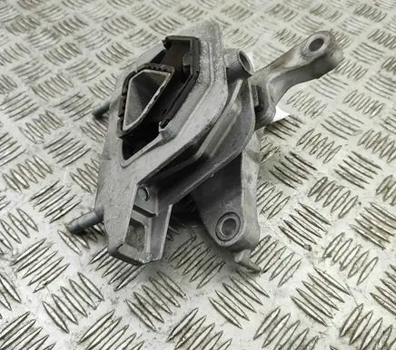 Peugeot 2008 II Engine mount bracket 9826551380