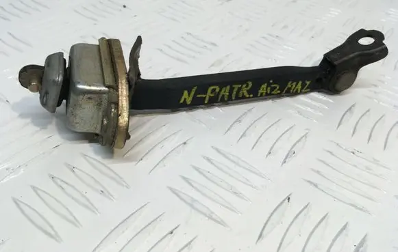 Nissan Pathfinder R51 Rear door check strap stopper