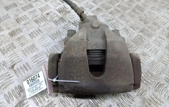 Volvo V40 Front brake caliper