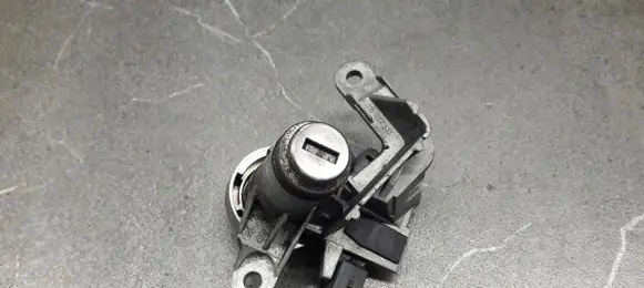 Audi A8 S8 D3 4E Tailgate/trunk/boot lock/catch/latch 4e0827573