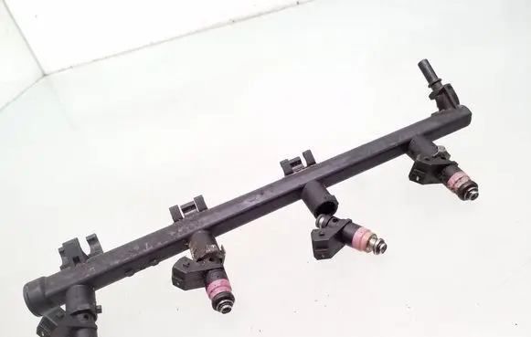 Renault Modus Fuel injectors set 8200135504 H132259 4225A06037