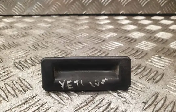 Tailgate opening switch