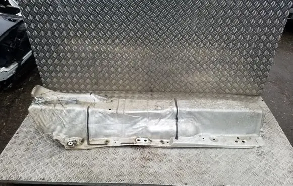 Audi Q3 8U Exhaust heat shield 5N0825661B