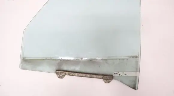 Mercedes-Benz COMPAKT W115 Front door window glass four-door