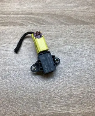 Audi A3 S3 8P Airbag deployment crash/impact sensor 8P0955557