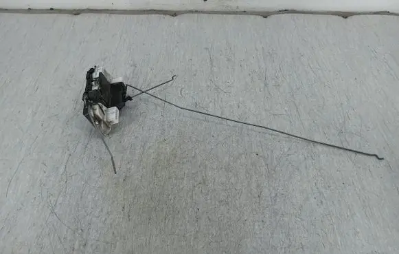 Peugeot 607 Front door lock