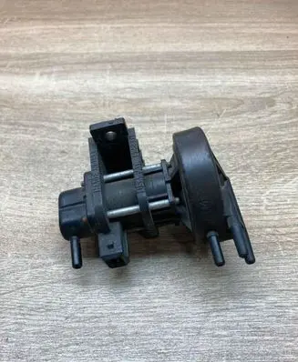Audi 80 90 S2 B4 Vacuum pump 357906283