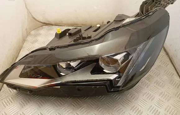 Peugeot 5008 II Headlight/headlamp 9836230680 89914261 L90125449