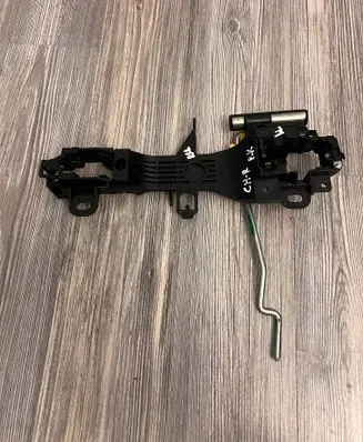 Toyota C-HR I Front door exterior handle/bracket 
