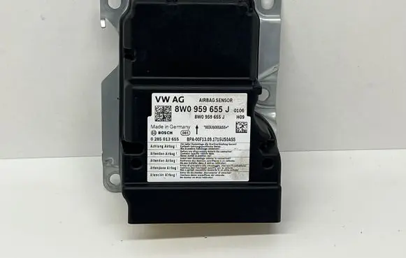 Audi A4 S4 B9 8W Airbag control unit/module 8W0959655J 0285013655