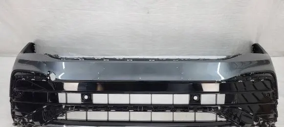 Volkswagen Tiguan Front bumper 5NN853677L