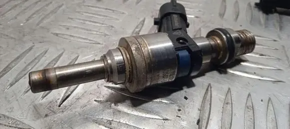 Porsche Cayenne (92A) Fuel injector 94811012822