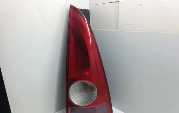 Renault Espace IV Rear/tail lights 8200027152