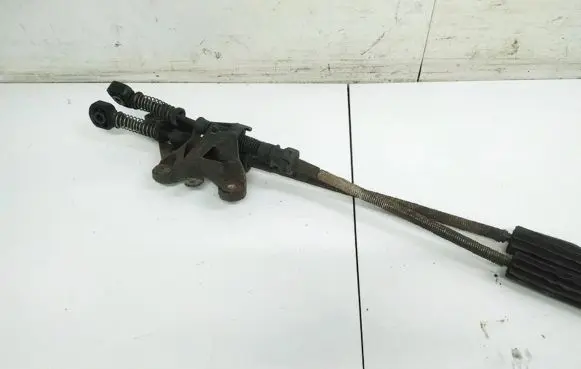 Skoda Fabia Mk2 (5J) Gear shift cable linkage