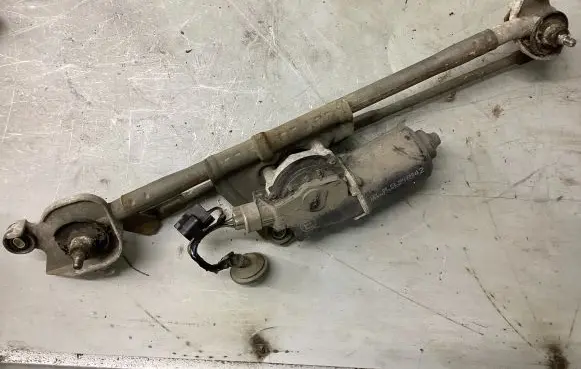 Mitsubishi Outlander Front wiper linkage and motor 1592007160