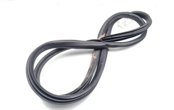 Ford Puma Rear door rubber seal (on body) 
