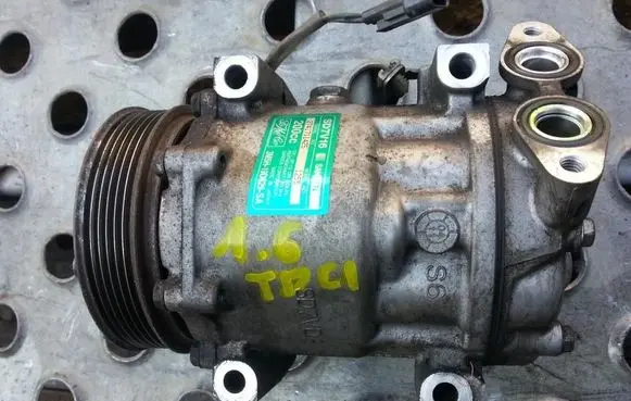Volvo V50 Air conditioning (A/C) compressor (pump)