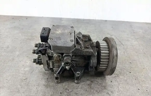 Audi A6 S6 C5 4B Fuel injection high pressure pump 