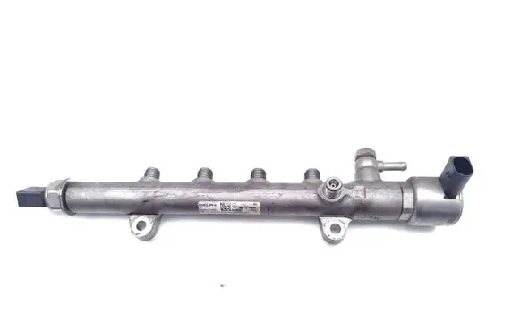 Mercedes-Benz C W204 Fuel main line pipe A6510700495 R9144Z240A