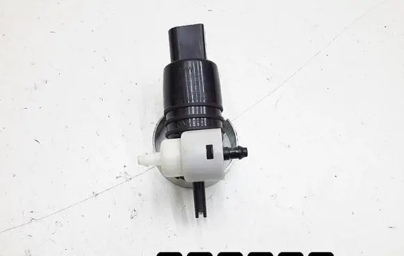 BMW 2 F46 Windscreen/windshield washer pump 7388349