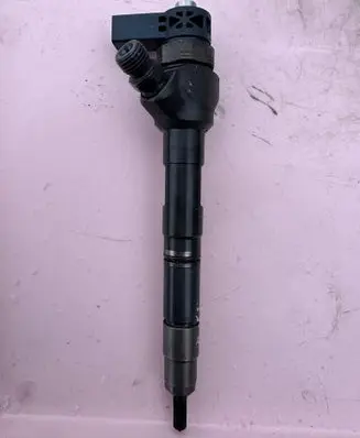 Audi A4 S4 B8 8K Fuel injector 0445110