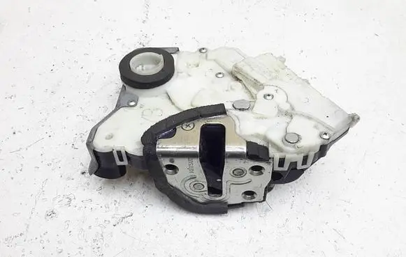 Toyota Prius (NHW20) Front door lock