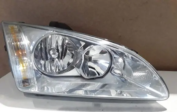Ford Focus Headlight/headlamp 4M5113W029