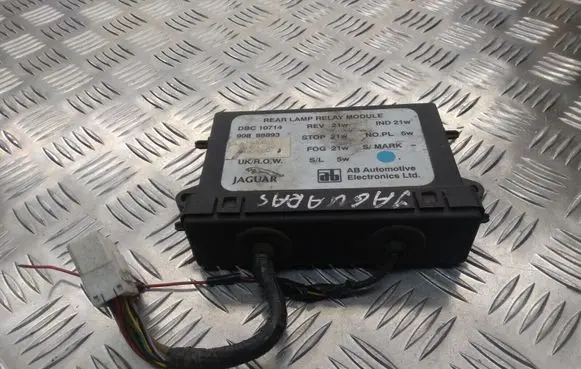 Jaguar XJ X40 Light module LCM DBC10714