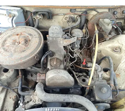 Mercedes-Benz W123 Engine 615.940 6160706801 1264601380