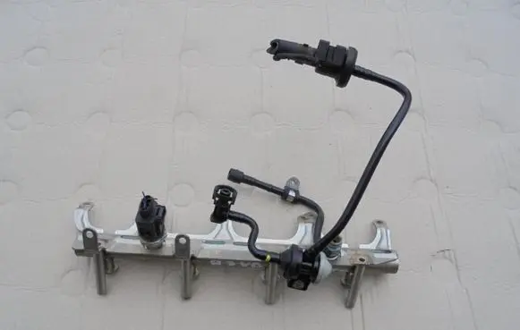 Fuel main line pipe