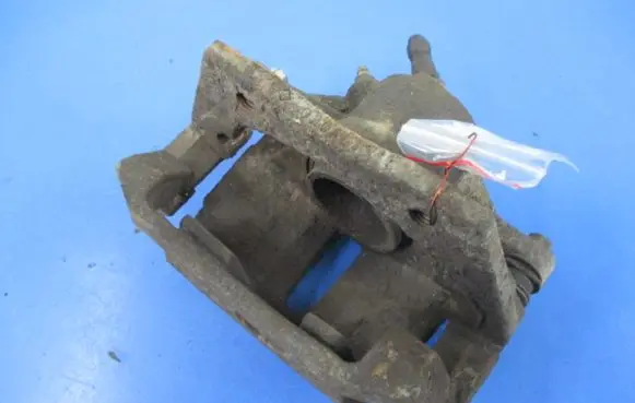 Ford Mondeo Mk III Front brake caliper