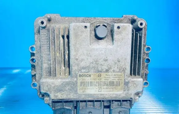 Nissan Primera Engine control unit/module 23710AW323 0281011645 8200305678