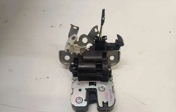 Audi A8 S8 D4 4H Tailgate/trunk/boot lock/catch/latch 4H0827505A