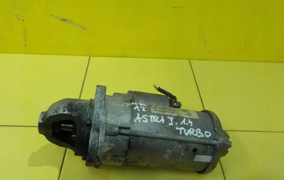Opel Astra J Starter motor 25194650 B14NET