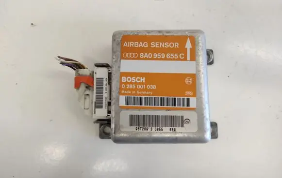 Audi A4 S4 B5 8D Airbag deployment crash/impact sensor 8A0959655C 0285001038
