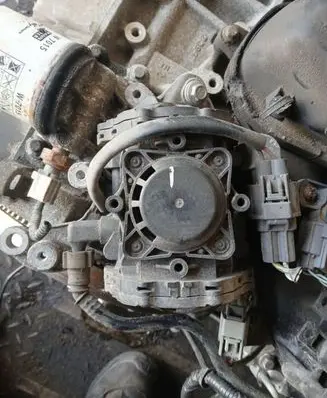 Ford C-MAX II Vacuum pump DG982A451AC