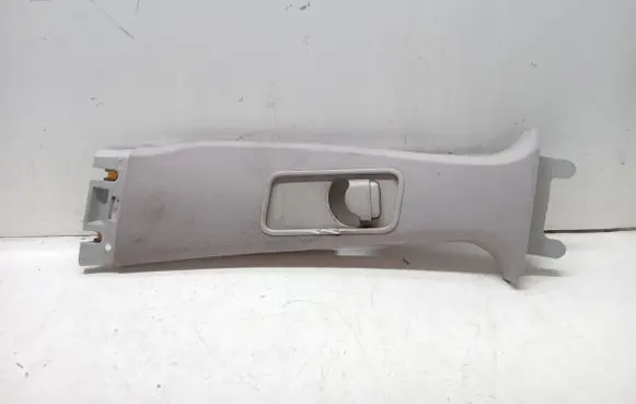 Land Rover Discovery 3 - LR3 (B) pillar trim (top) 631240012