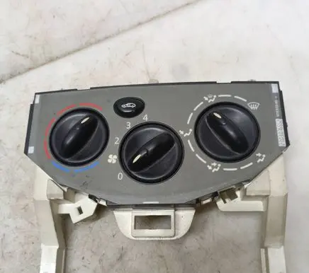 Opel Vivaro Climate control unit 100820